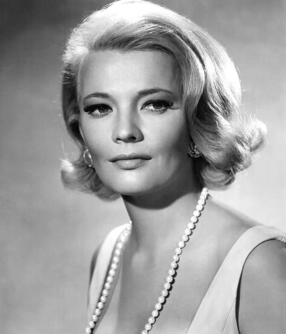 How tall is Gena Rowlands?